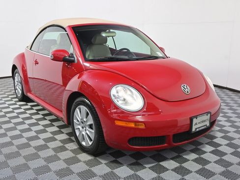 Used 2010 Volkswagen Beetle Convertible FWD image 9