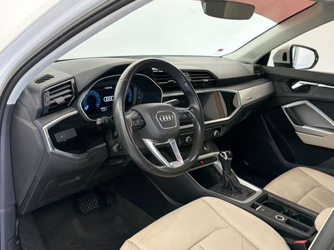 Used 2021 Audi Q3 2.0T Premium w/ Convenience Package AWD/4WD image 4