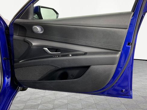 Used 2022 Hyundai Elantra SEL FWD image 25
