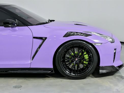 Used 2020 Nissan GT-R Premium AWD/4WD image 15