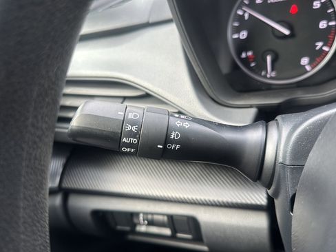 Used 2024 Subaru Crosstrek 2.0i Premium image 27