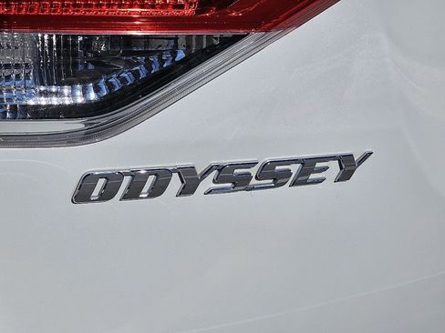Used 2017 Honda Odyssey SE image 12