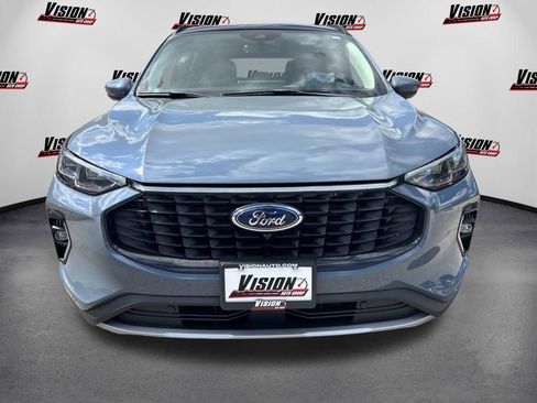 Used 2023 Ford Escape Platinum w/ Premium Technology Package AWD/4WD image 2
