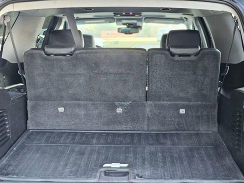 Used 2019 Chevrolet Suburban LT image 31