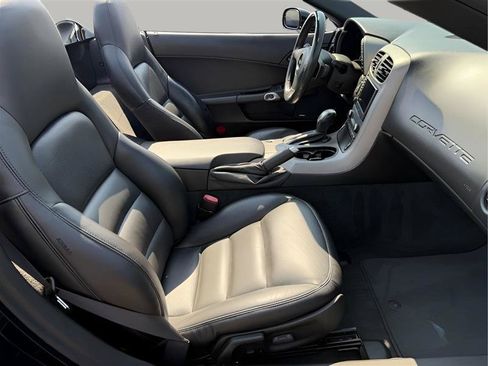 Used 2007 Chevrolet Corvette Convertible w/ Preferred Equipment Group RWD image 41