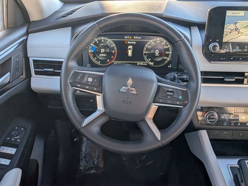 Used 2023 Mitsubishi Outlander SEL image 20