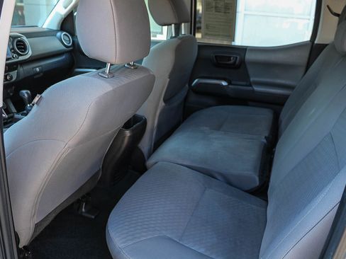 Certified 2021 Toyota Tacoma SR5 AWD/4WD image 19
