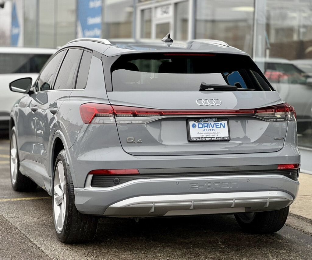 Used 2023 Audi Q4 e-tron Premium Plus w/ Premium Plus AWD/4WD image 3