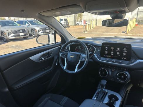 Used 2025 Chevrolet Blazer LT image 34