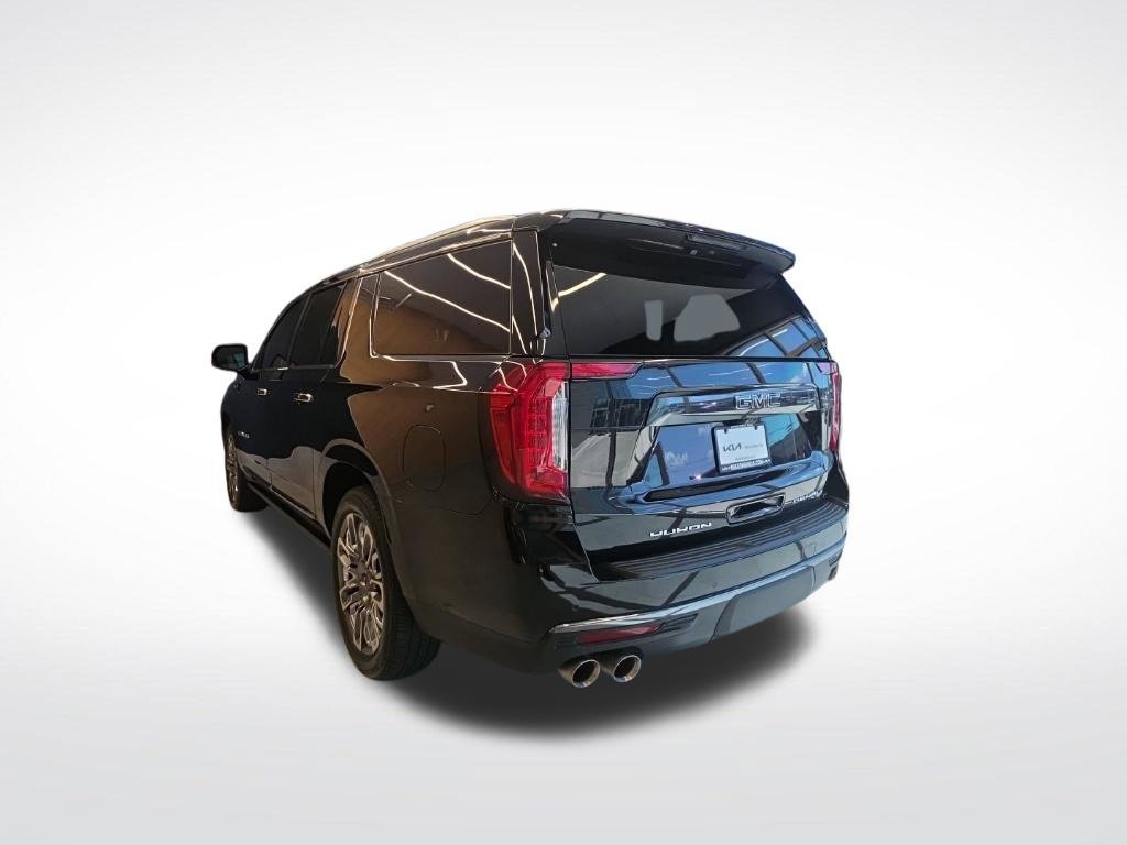 Used 2023 GMC Yukon XL Denali Ultimate AWD/4WD image 12
