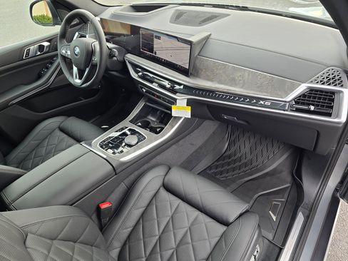 New 2026 BMW X5 xDrive50e image 16