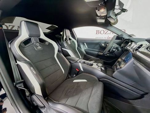 Used 2022 Ford Mustang Shelby GT500 w/ Carbon Fiber Track Pack image 28