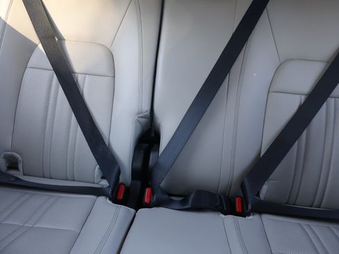 Used 2024 Honda HR-V EX-L image 12