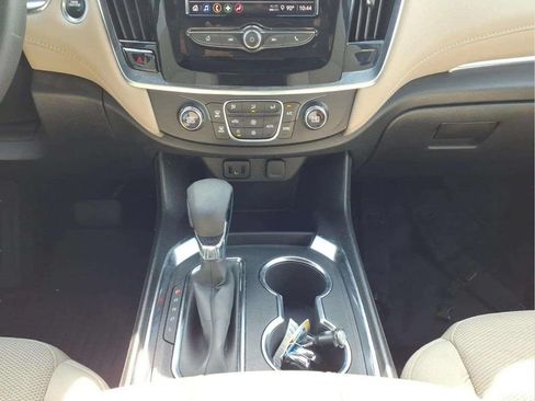 Used 2023 Chevrolet Traverse LS FWD image 11