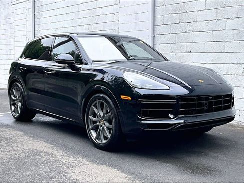 Certified 2023 Porsche Cayenne Turbo AWD/4WD image 7