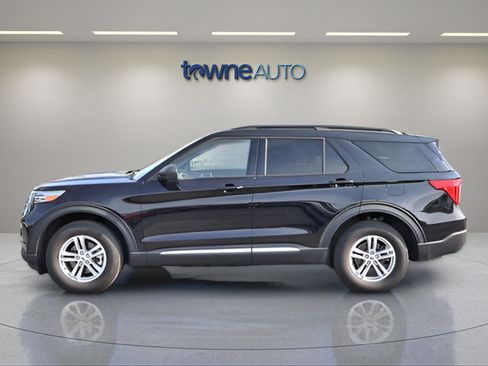 Used 2023 Ford Explorer XLT w/ Equipment Group 202A AWD/4WD image 4