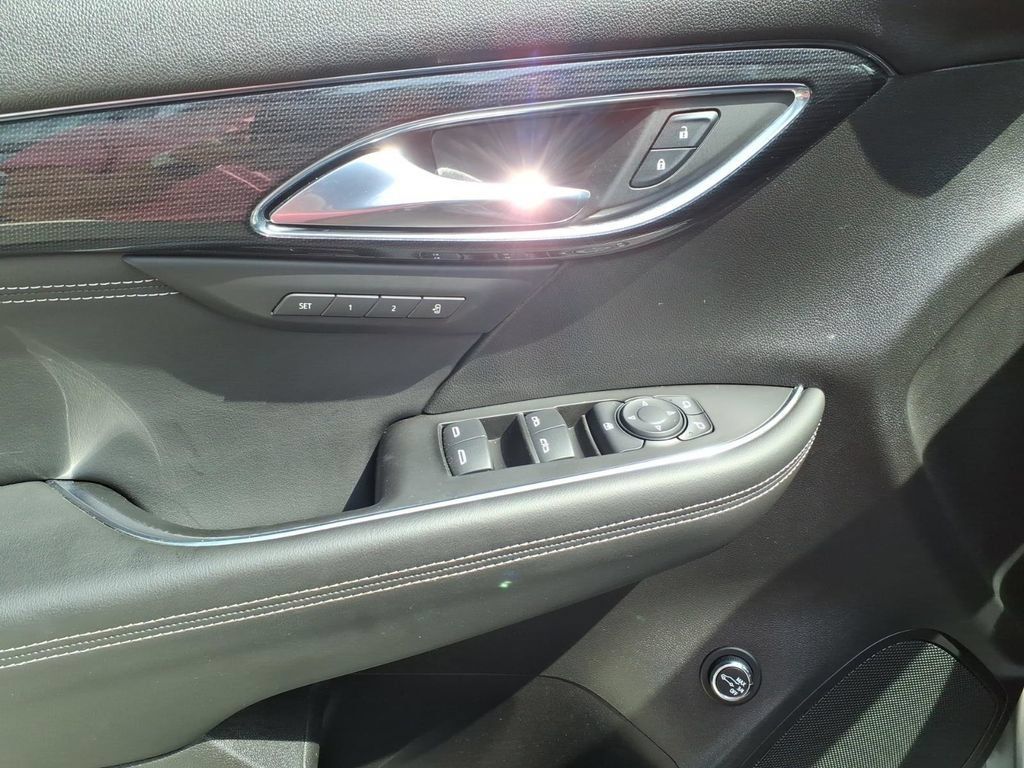Used 2023 Buick Envision Essence AWD/4WD image 11