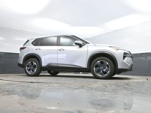 Used 2025 Nissan Rogue SV AWD/4WD image 54