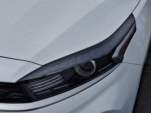 Used 2023 Kia Forte LXS image 4