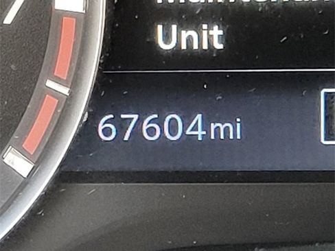 Used 2022 Nissan Titan SV image 28