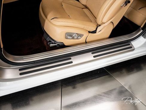 Used 2020 Rolls-Royce Wraith RWD image 21