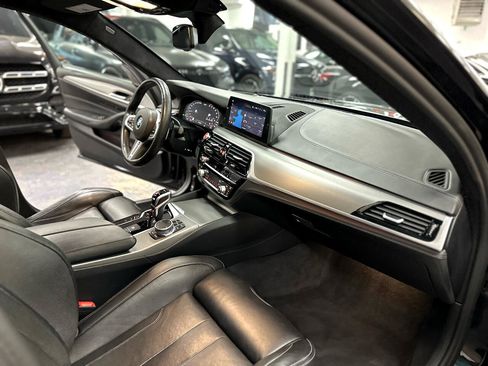 Used 2020 BMW M5 w/ Executive Package image 40