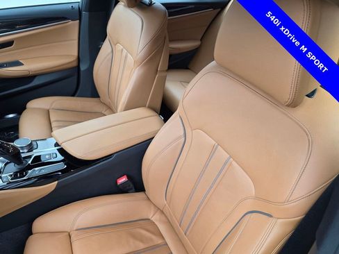 Used 2019 BMW 540i xDrive w/ M Sport Package image 11