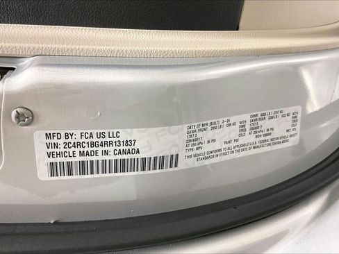 Used 2024 Chrysler Pacifica Touring-L FWD image 44
