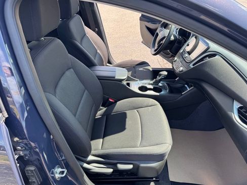 Used 2025 Chevrolet Malibu LT FWD image 19