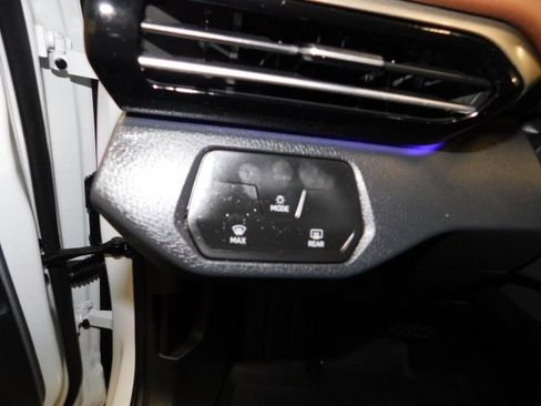 Used 2023 Volkswagen ID.4 Pro image 20