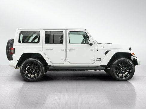 Used 2021 Jeep Wrangler Unlimited Sahara AWD/4WD image 6