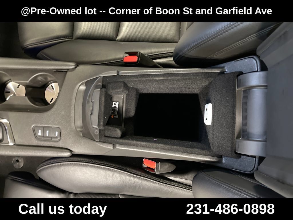 Used 2017 Cadillac XT5 Luxury w/ Driver Awareness Package AWD/4WD image 24