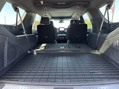 Used 2023 GMC Yukon XL AT4 w/ AT4 Premium Package AWD/4WD image 38