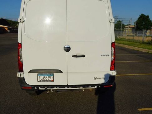 Used 2020 Freightliner Sprinter 2500 RWD image 26