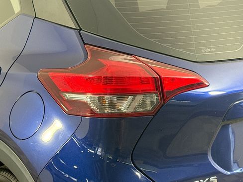 Used 2020 Nissan Kicks SV FWD image 36