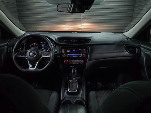 Used 2020 Nissan Rogue S image 11