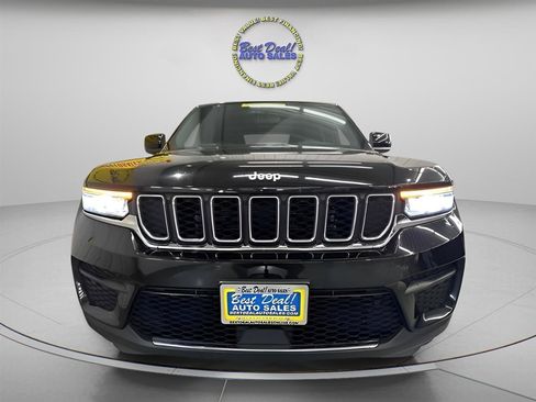 Used 2024 Jeep Grand Cherokee Laredo X w/ Luxury Tech Group I AWD/4WD image 6