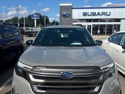 Used 2026 Subaru Forester Premium AWD/4WD image 6