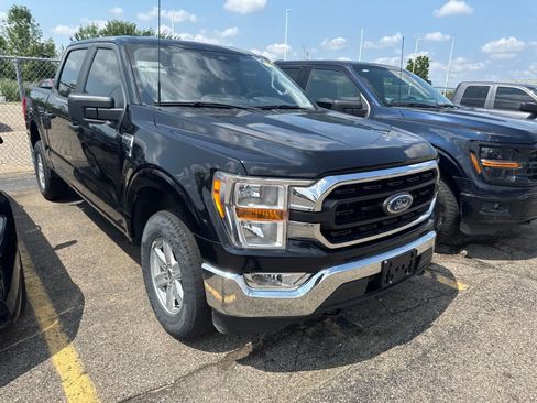 Used 2022 Ford F150 XLT w/ Trailer Tow Package AWD/4WD image 6