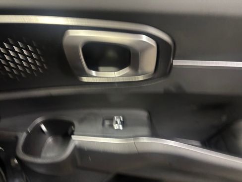 Used 2024 Kia Sorento LX image 18