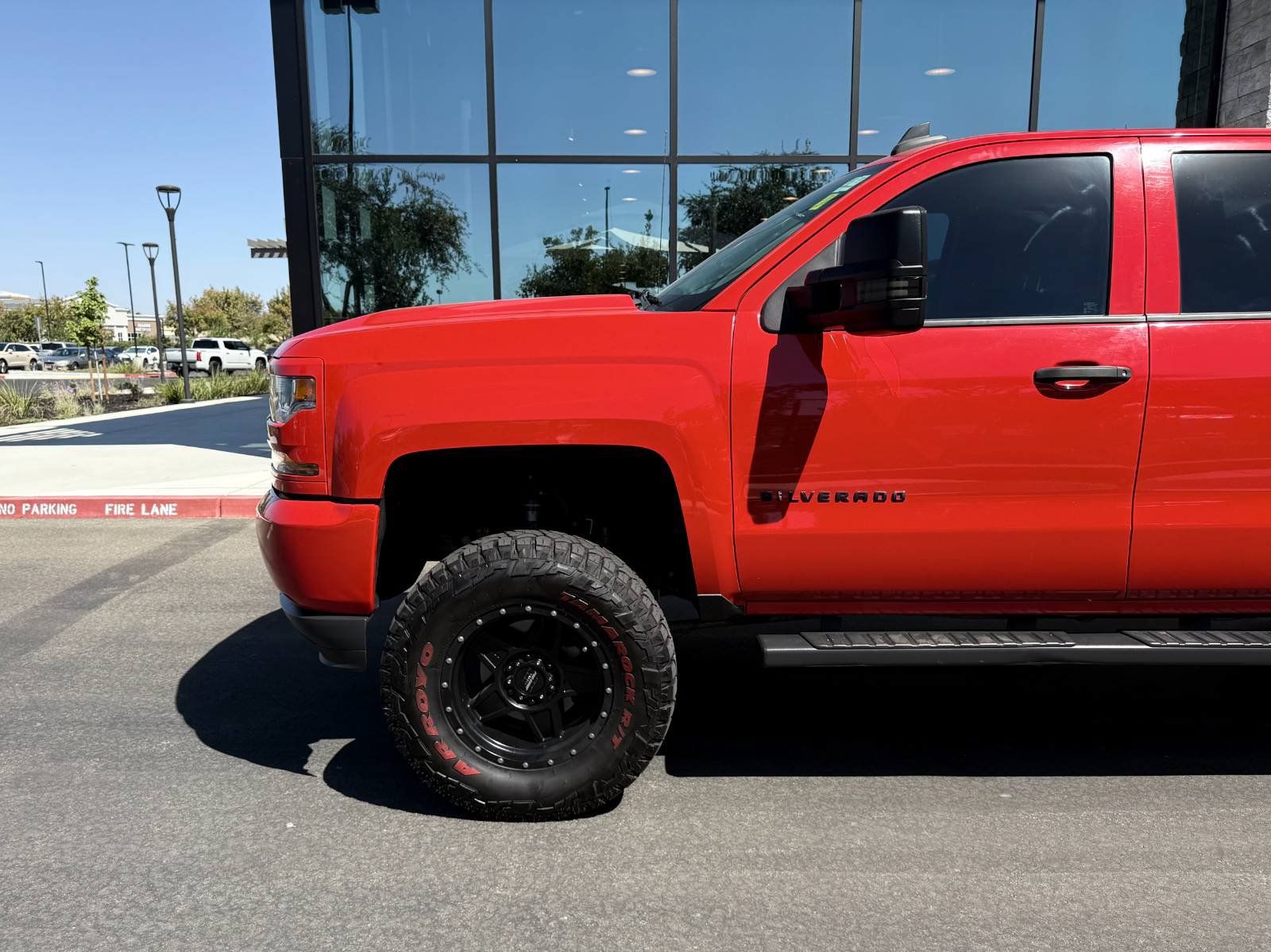 Used 2018 Chevrolet Silverado 1500 Custom w/ Custom Convenience Package AWD/4WD image 11