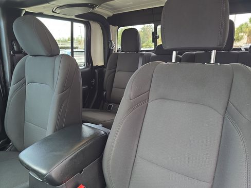 Used 2022 Jeep Gladiator Sport image 23