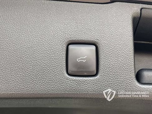 Used 2023 Ford Escape Platinum w/ Premium Technology Package AWD/4WD image 25