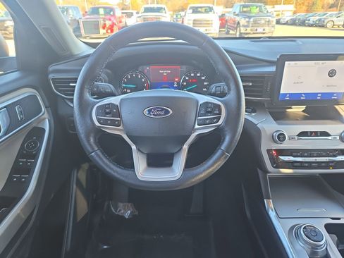 Certified 2022 Ford Explorer XLT w/ Equipment Group 202A image 15