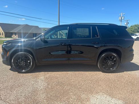 New 2026 Chevrolet Traverse LT w/ Midnight/Sport Edition FWD image 2
