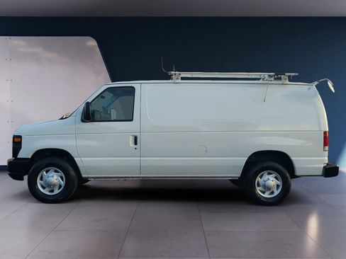 Used 2010 Ford E-250 and Econoline 250 RWD image 2