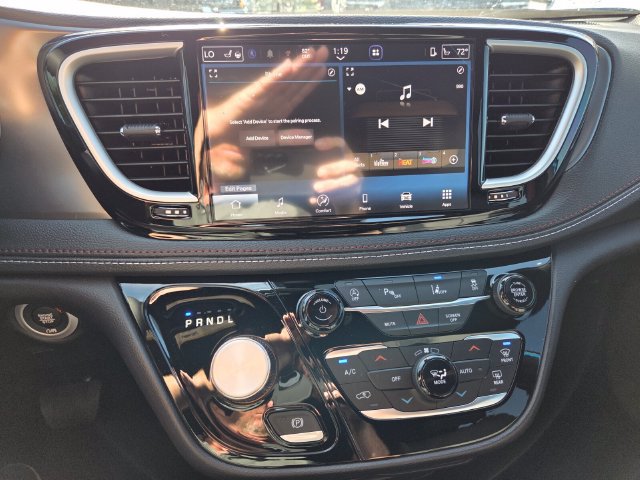 New 2027 Chrysler Pacifica Select FWD image 24