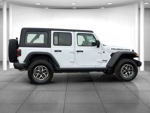 Used 2024 Jeep Wrangler Unlimited Rubicon image 8