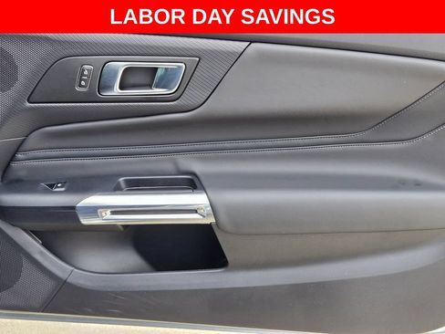 Used 2025 Ford Mustang GT Premium RWD image 27