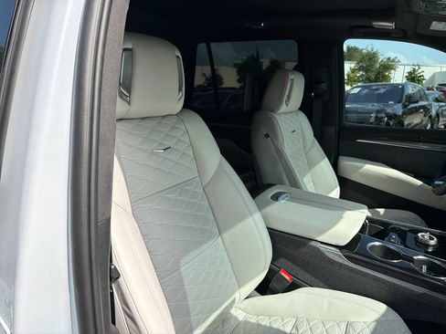 Certified 2026 Cadillac Escalade V w/ LPO, ONYX Package AWD/4WD image 42
